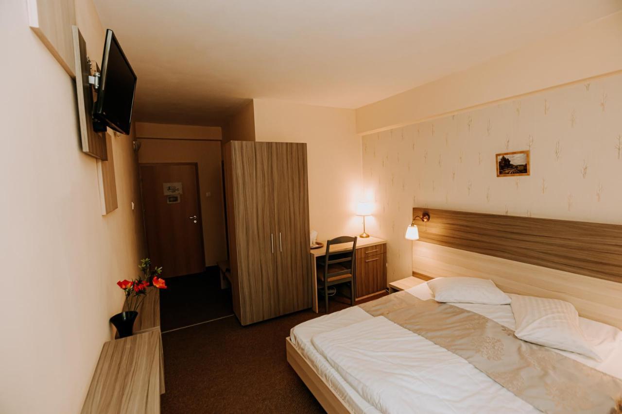 Guest House Lacul Linistit Moneasa Exterior photo