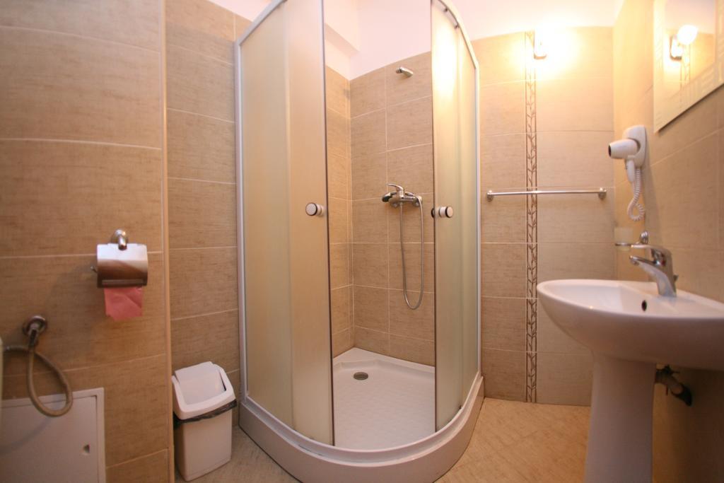 Guest House Lacul Linistit Moneasa Room photo